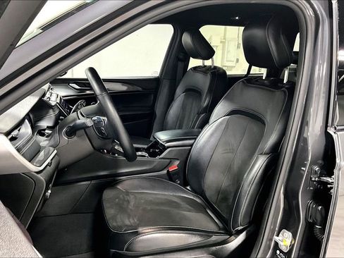 Used 2022 Jeep Grand Cherokee Altitude image 33