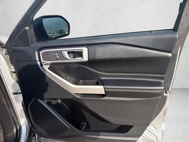 Used 2022 Ford Explorer XLT RWD image 25