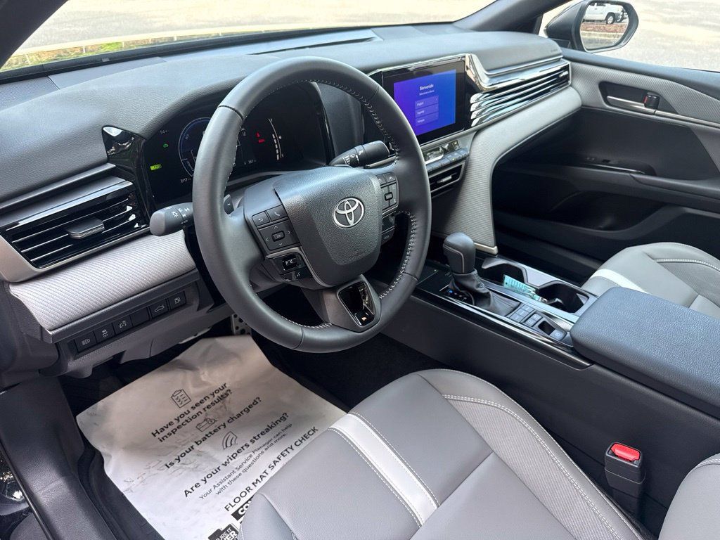 Used 2026 Toyota Camry SE FWD image 10
