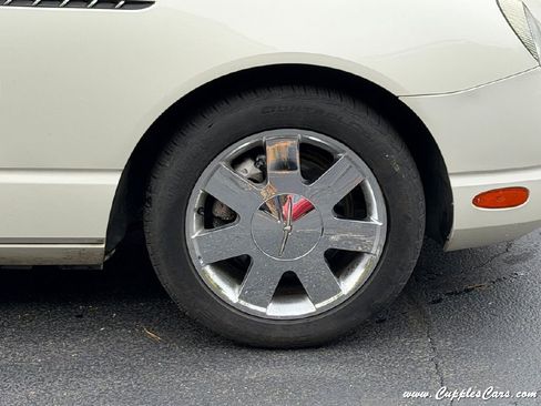 Used 2002 Ford Thunderbird image 40