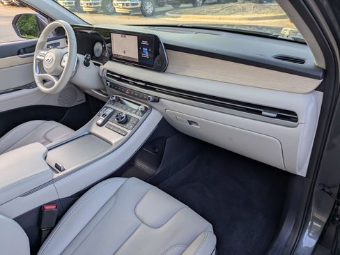 Used 2023 Hyundai Palisade Limited AWD/4WD image 40