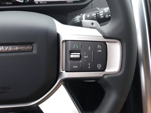 New 2025 Land Rover Discovery S image 21