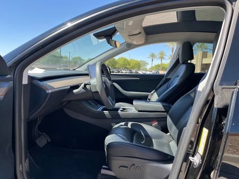 Used 2024 Tesla Model Y Long Range AWD/4WD image 7