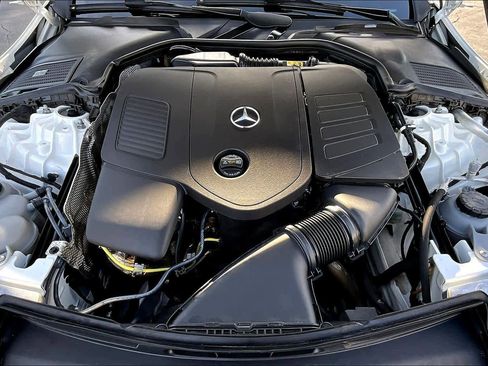 Certified 2025 Mercedes-Benz CLE 300 4MATIC Coupe image 31