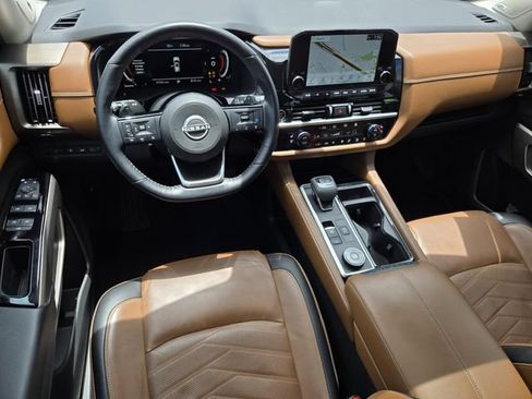 Used 2023 Nissan Pathfinder Platinum AWD/4WD image 18