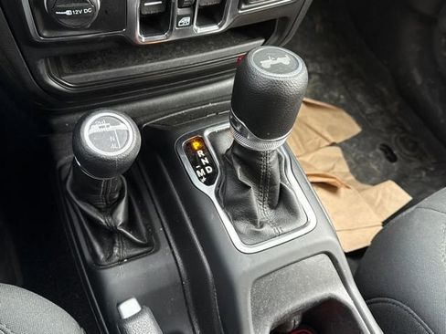 Used 2022 Jeep Wrangler Unlimited Willys image 22