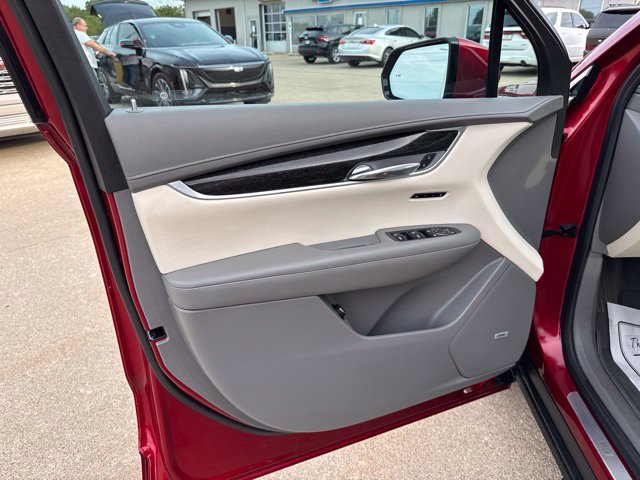 Used 2021 Cadillac XT6 Premium Luxury w/ LPO, Floor Liner Package AWD/4WD image 13
