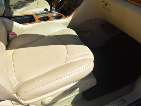 Used 2007 Saturn Outlook XR w/ Premium Trim Pkg image 21