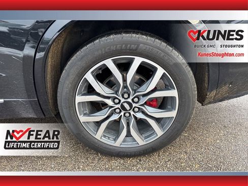 Used 2024 Cadillac XT6 Sport w/ Technology Package image 18