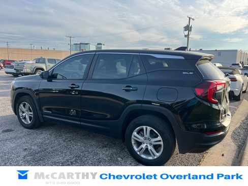 Used 2022 GMC Terrain SLE AWD/4WD image 5