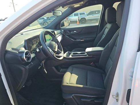 Used 2025 Chevrolet Equinox LT image 9