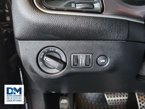 Used 2021 Dodge Challenger SXT w/ Blacktop Package image 28