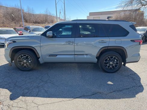 Used 2024 Toyota Sequoia Platinum image 8