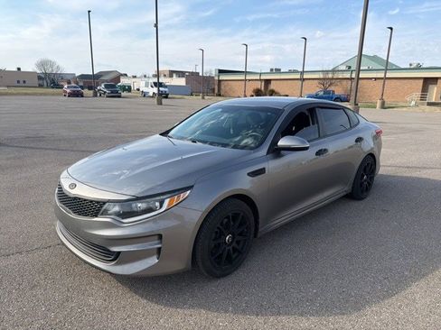 Used 2016 Kia Optima LX image 2