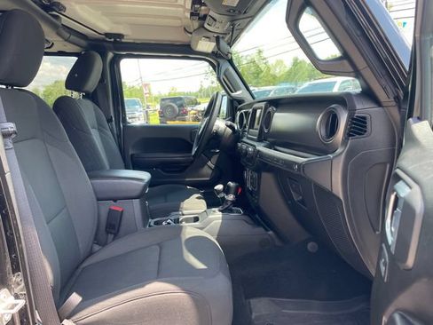 Used 2023 Jeep Wrangler Unlimited AWD/4WD image 17