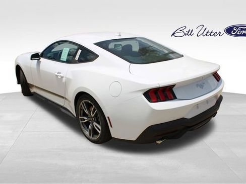 New 2025 Ford Mustang Coupe image 4