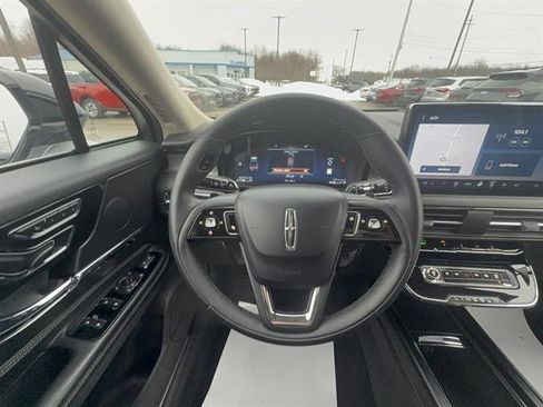Used 2023 Lincoln Corsair AWD image 15
