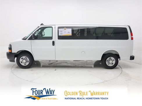 Used 2025 Chevrolet Express 3500 LS image 7