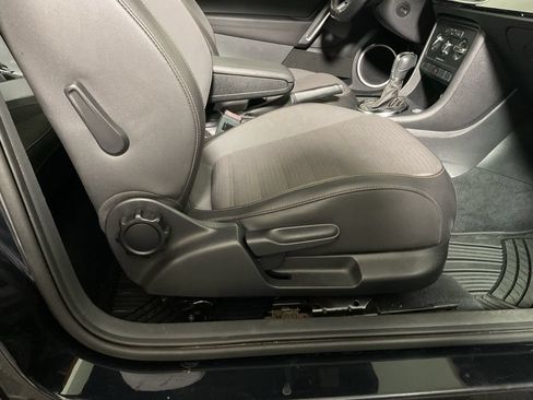Used 2013 Volkswagen Beetle Turbo FWD image 32