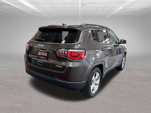 Used 2019 Jeep Compass Latitude w/ Popular Equipment Group FWD image 6