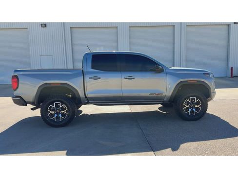 Used 2024 GMC Canyon AT4X image 9