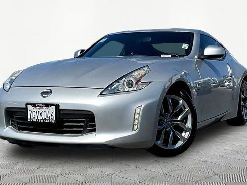 Used 2014 Nissan 370Z Coupe image 3