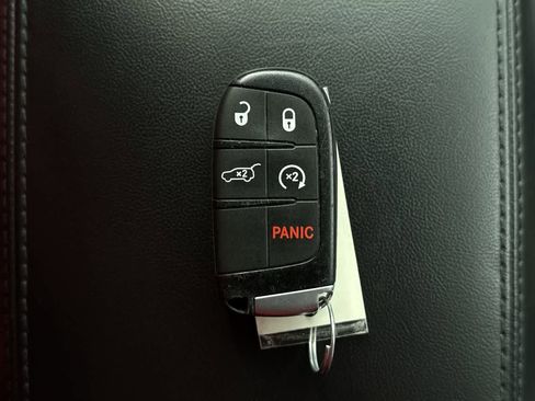 Used 2019 Jeep Grand Cherokee Limited image 23