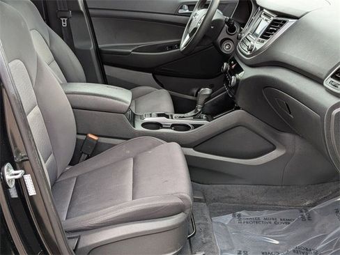 Used 2017 Hyundai Tucson SE image 25
