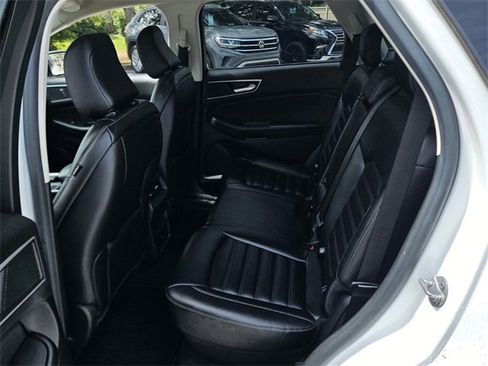 Used 2022 Ford Edge SEL image 6