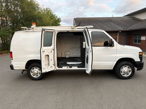 Used 2012 Ford E-150 and Econoline 150 RWD image 38