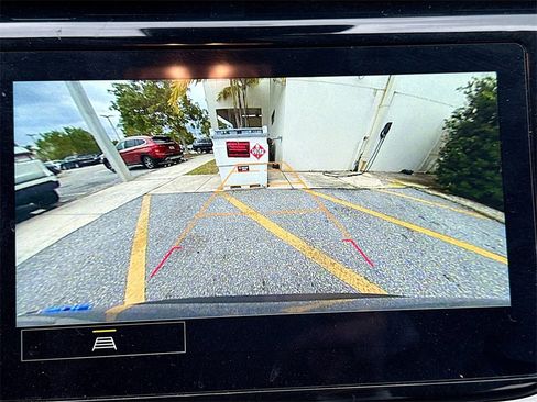 Used 2023 Chevrolet Bolt EUV LT image 15