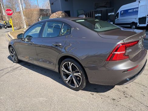 Used 2025 Volvo S60 B5 Plus image 2
