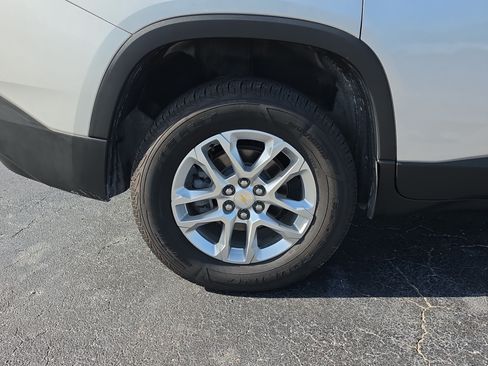 Certified 2021 Chevrolet Traverse LS FWD image 5
