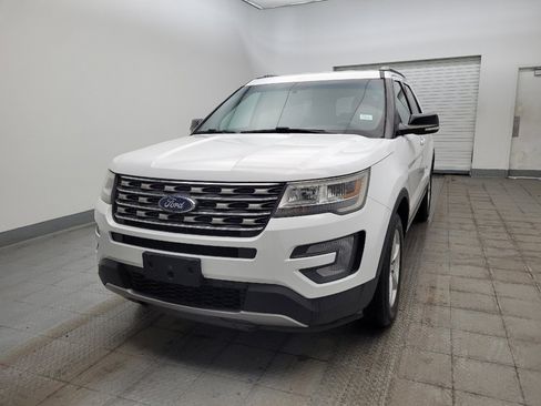 Used 2017 Ford Explorer XLT image 15