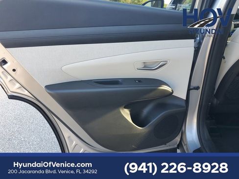 Certified 2025 Hyundai Tucson SEL AWD/4WD image 17
