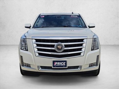 Used 2015 Cadillac Escalade Premium image 2