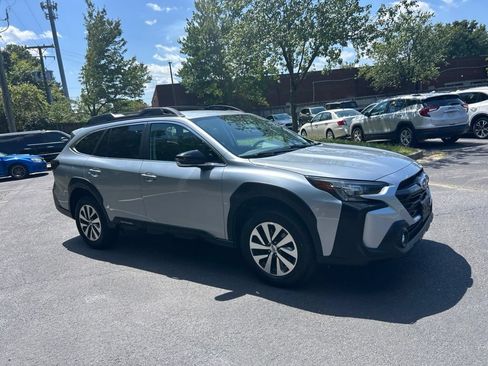 Used 2024 Subaru Outback Premium AWD/4WD image 1