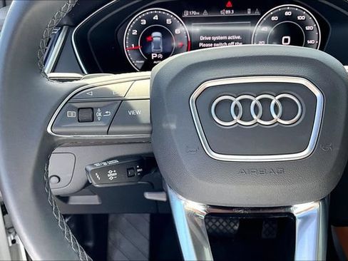 Used 2023 Audi Q5 2.0T Premium Plus w/ Premium Plus Package AWD/4WD image 11