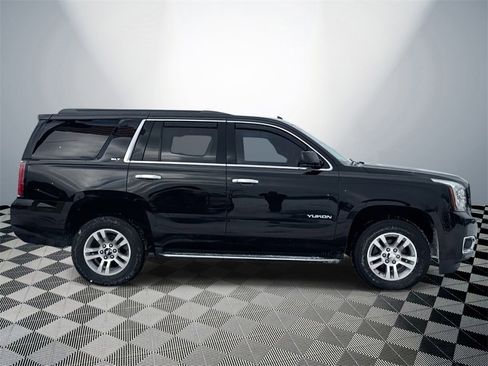 Used 2017 GMC Yukon SLT image 5