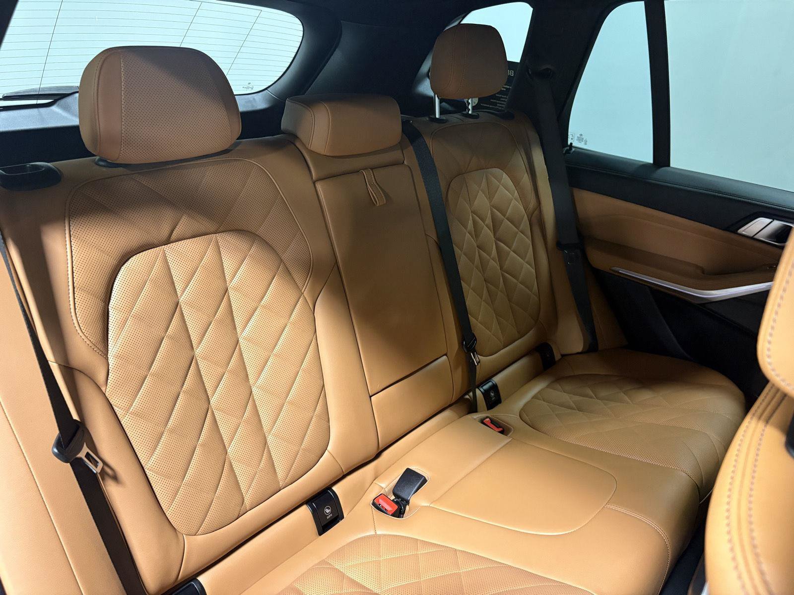 Used 2024 BMW X5 xDrive40i w/ M Sport Package AWD/4WD image 13