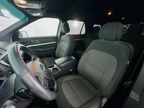 Used 2017 Ford Explorer XLT w/ Equipment Group 201A image 13