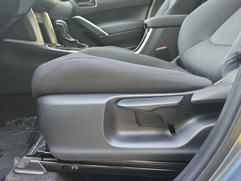 Used 2024 Toyota Corolla Cross LE w/ Moonroof Package image 26