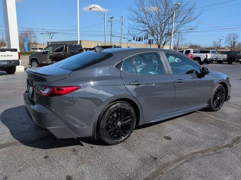 Certified 2025 Toyota Camry SE image 5