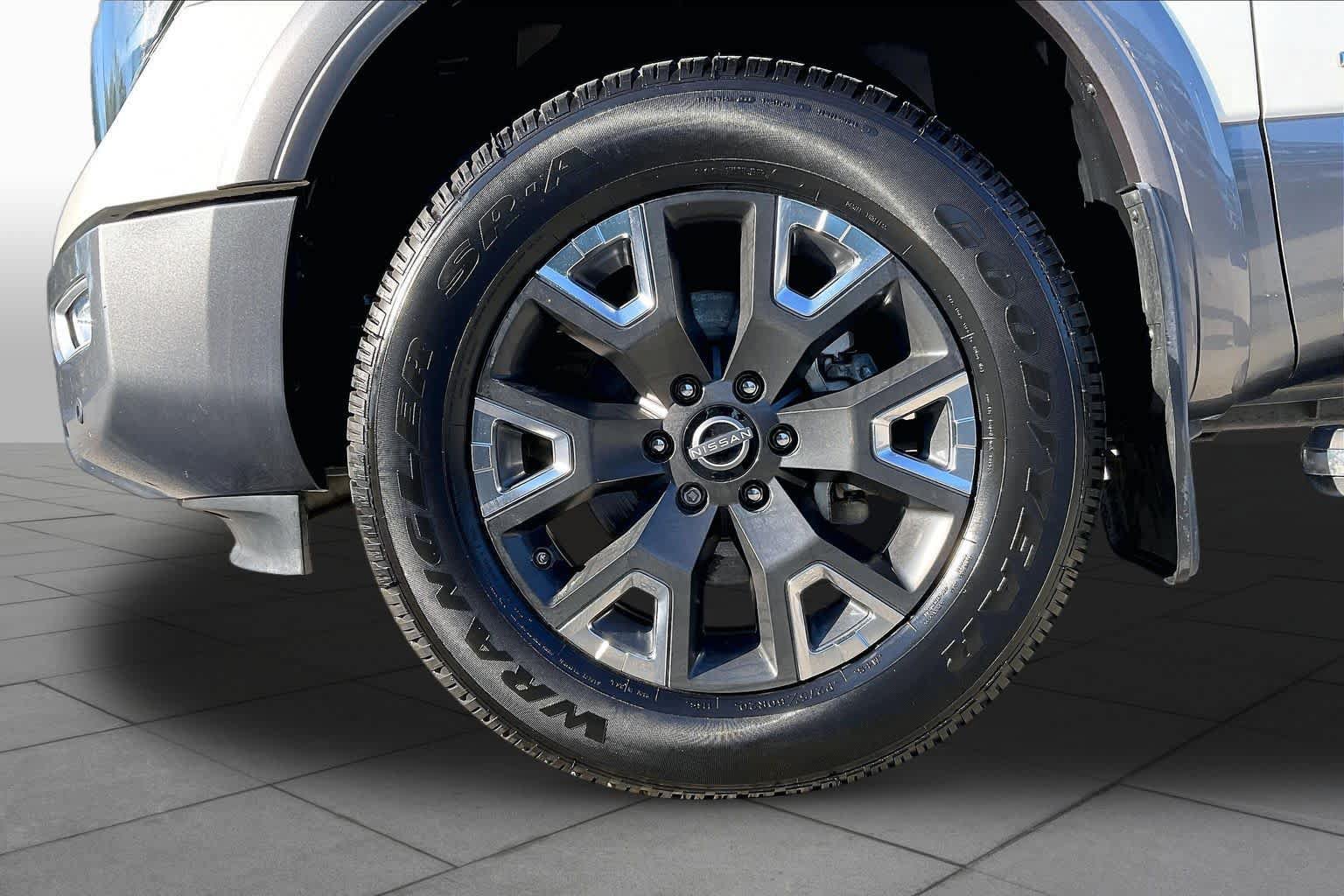 Used 2023 Nissan Titan Platinum Reserve w/ Moonroof Package AWD/4WD image 11