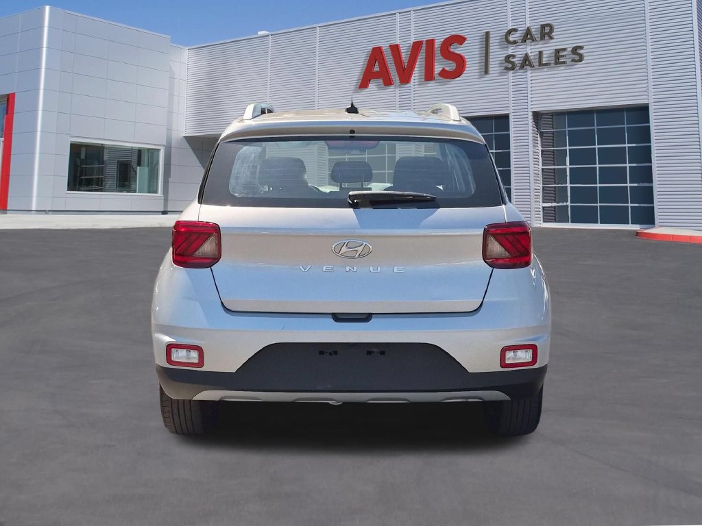 Used 2025 Hyundai Venue SEL FWD image 7