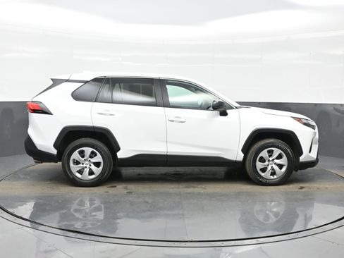 Used 2024 Toyota RAV4 LE image 7