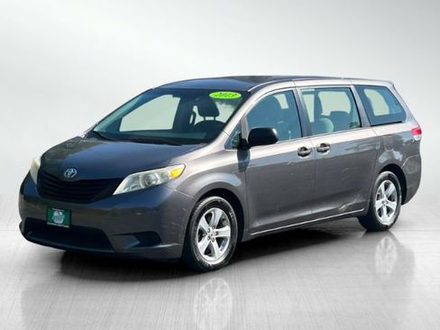 Used 2013 Toyota Sienna L w/ Towing Pkg FWD image 8