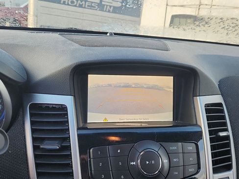 Used 2016 Chevrolet Cruze LT image 14