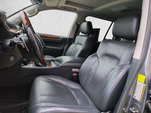 Used 2018 Lexus LX 570 4WD w/ Luxury Package image 17
