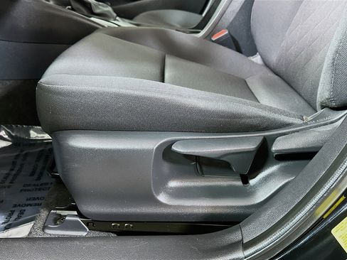 Used 2023 Toyota Corolla LE image 18